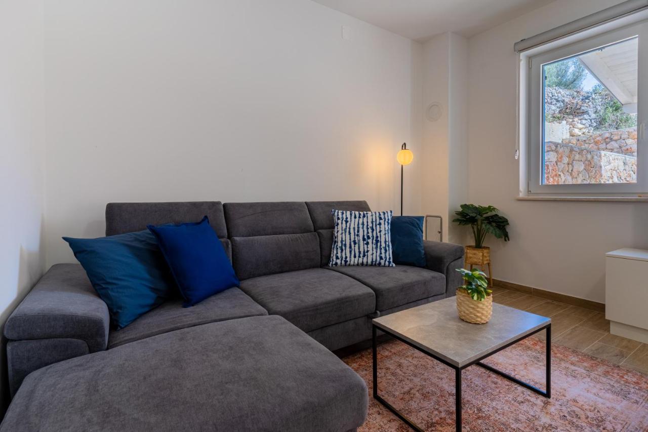 Blue Monstera Apartman *